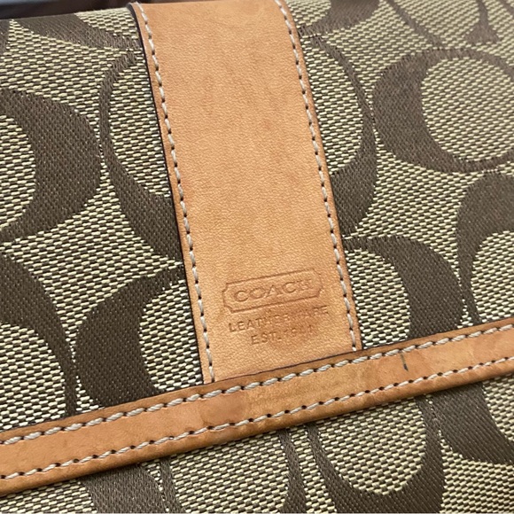COACH Signature Jacquard Brown Canvas on Natural Leather Continental Wallet - Picture 14 of 14